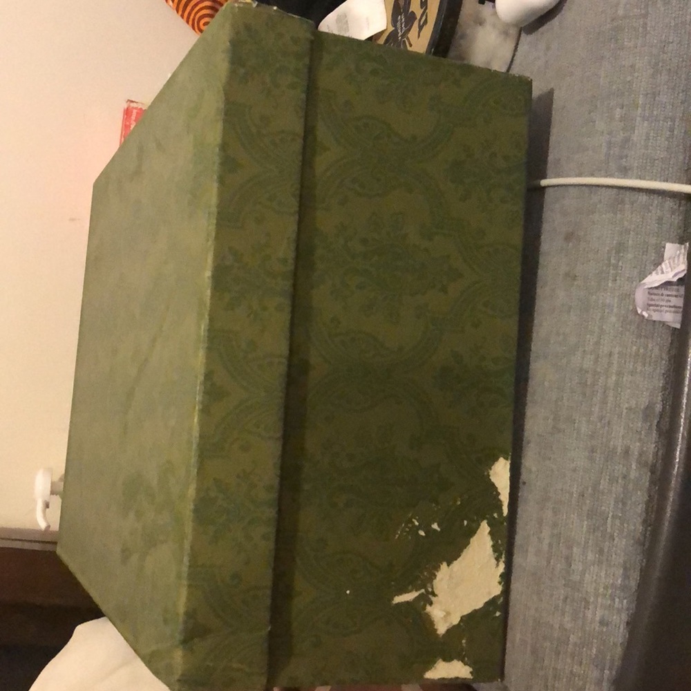 Authentic Gucci Rhyton Sneakers - Picture 12 of 12